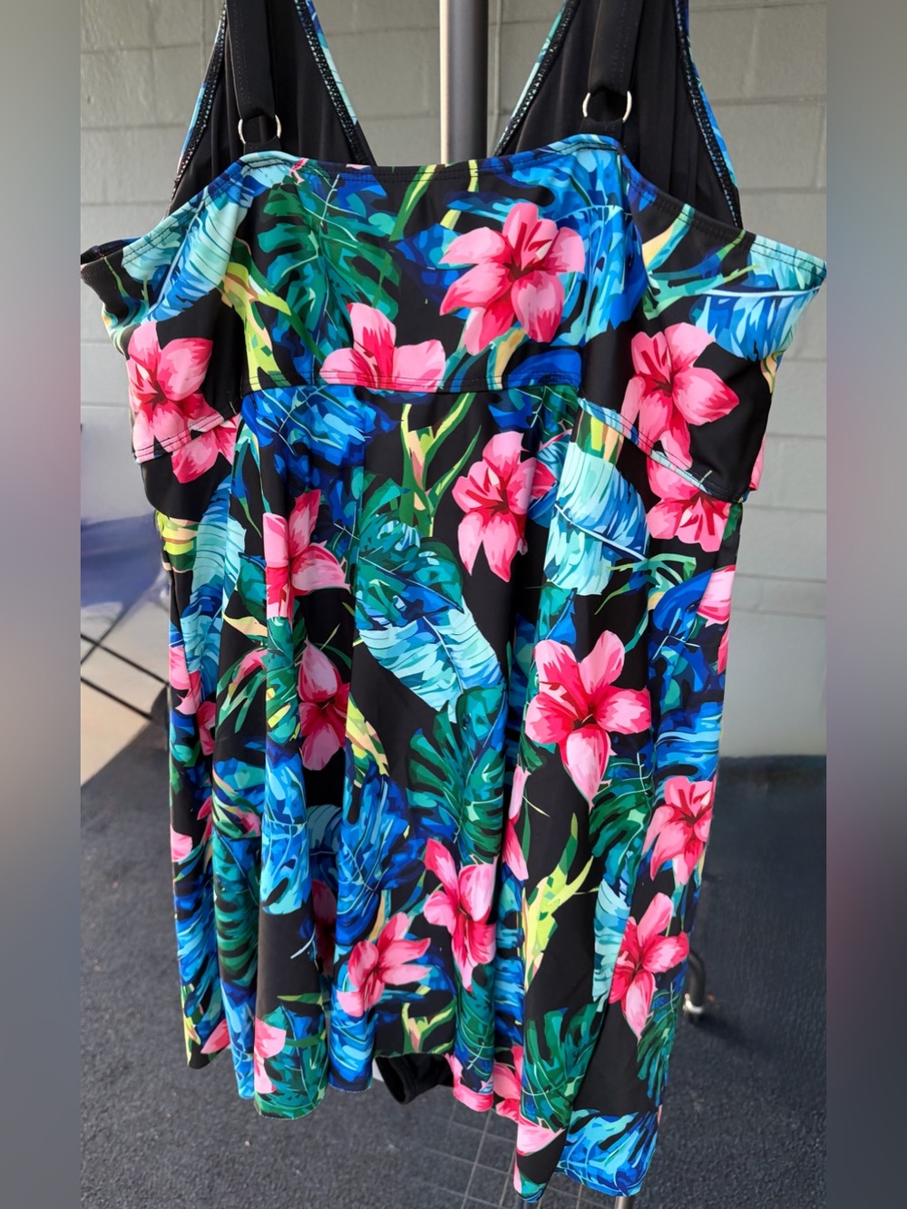 BloomChic Plus Size Twist-Front Floral Print Swim Dress - Picture 7 of 10